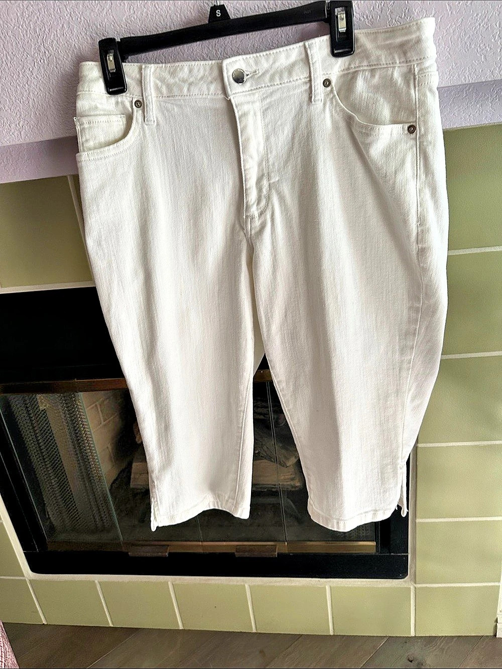 Sonoma Mid Rise Capri White Size 16R 10
